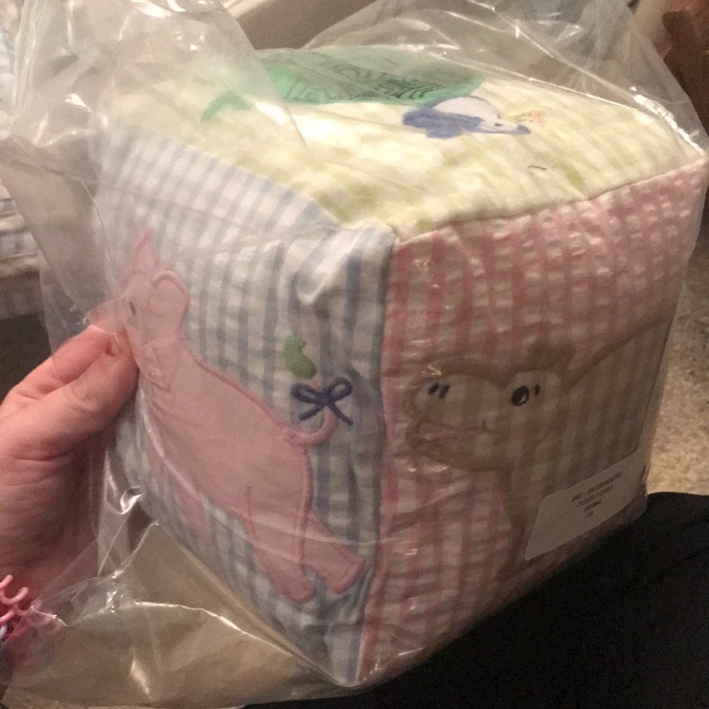 TBBC CUDDLE CUBE
